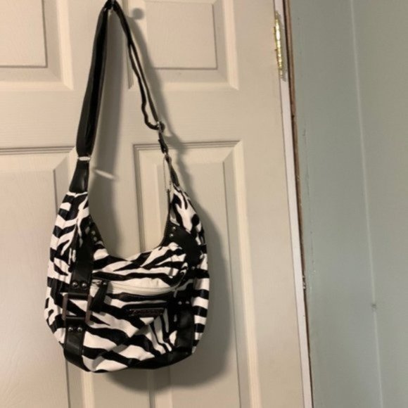 D fusion zebra print cross body purse - Picture 1 of 7